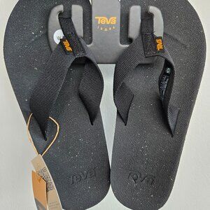 TEVA ReFlip Flip Flops NWT - BLACK - Size 8